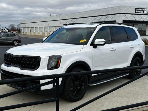 Glacial White Pearl 2025 Kia Telluride EX X-Pro
