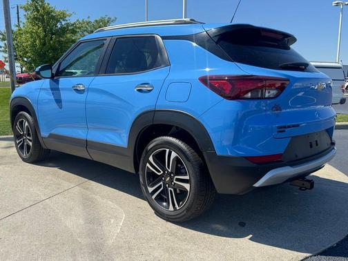 Fountain Blue 2024 Chevrolet Trailblazer LT