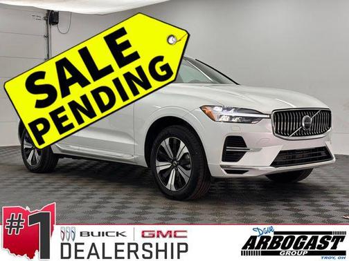 2023 Volvo XC60 Recharge Plug-In Hybrid T8 Core Bright Theme