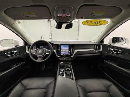 Crystal White Metallic 2023 Volvo XC60 Recharge Plug-In Hybrid T8 Core Bright Theme