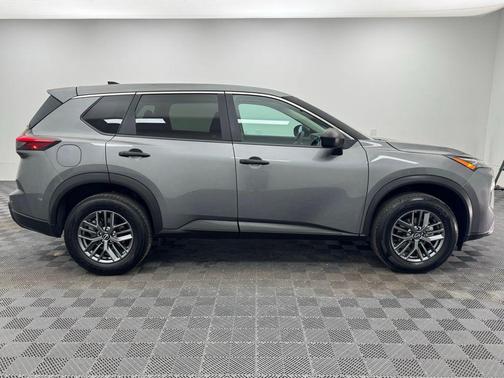 Gun Metallic 2024 Nissan Rogue S