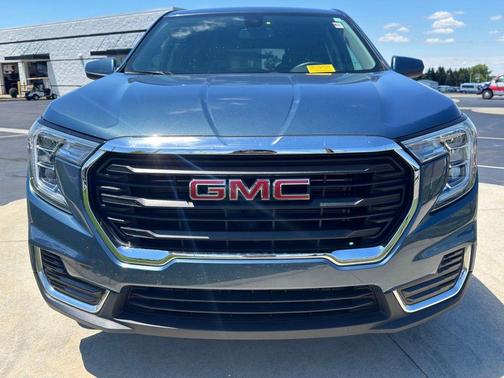 Downpour Metallic 2024 GMC Terrain SLE
