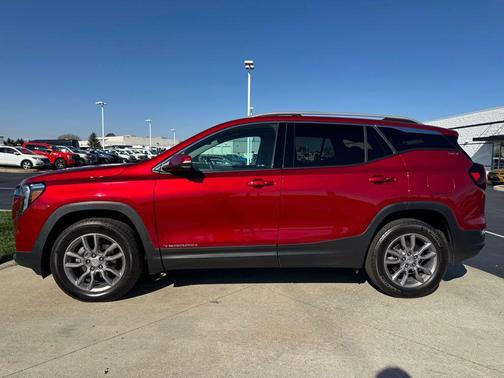 2024 GMC Terrain SLT