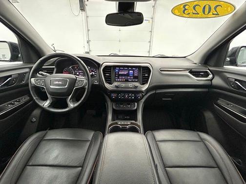 2023 GMC Acadia AWD AT4