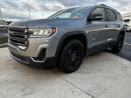 2023 GMC Acadia AWD AT4
