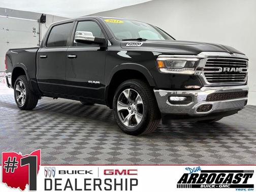 Diamond Black Crystal Pearlcoat 2021 RAM 1500 Laramie