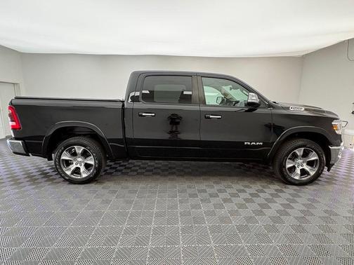 Diamond Black Crystal Pearlcoat 2021 RAM 1500 Laramie