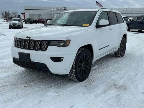 2022 Jeep Grand Cherokee Laredo