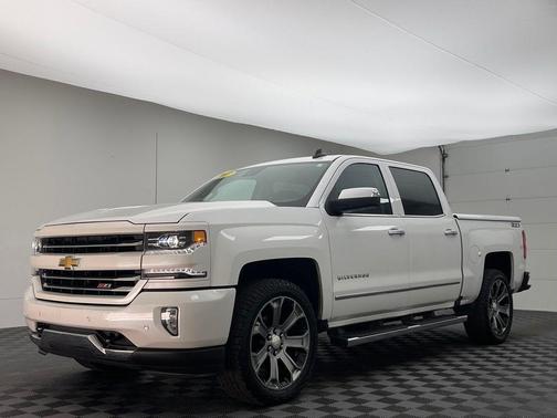 Iridescent Pearl Tricoat 2017 Chevrolet Silverado 1500 LTZ