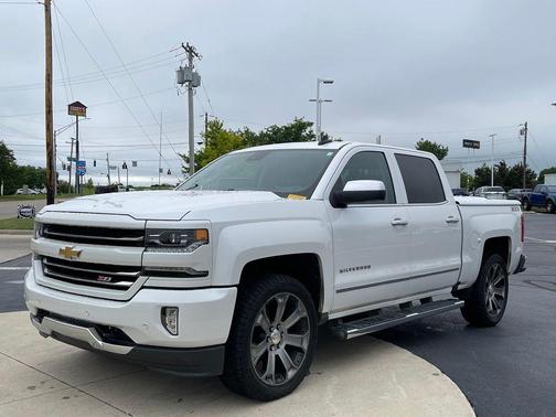 Iridescent Pearl Tricoat 2017 Chevrolet Silverado 1500 LTZ