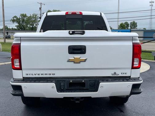 Iridescent Pearl Tricoat 2017 Chevrolet Silverado 1500 LTZ