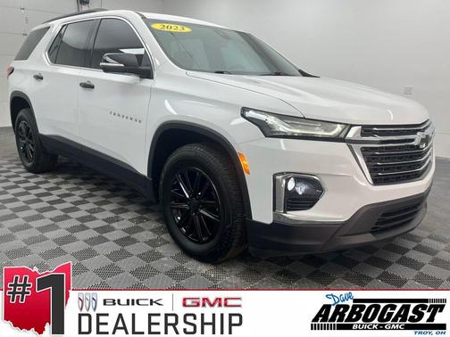 2023 Chevrolet Traverse LT Cloth