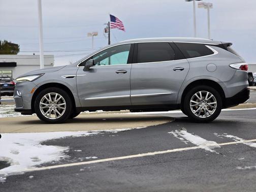 2024 Buick Enclave Essence FWD