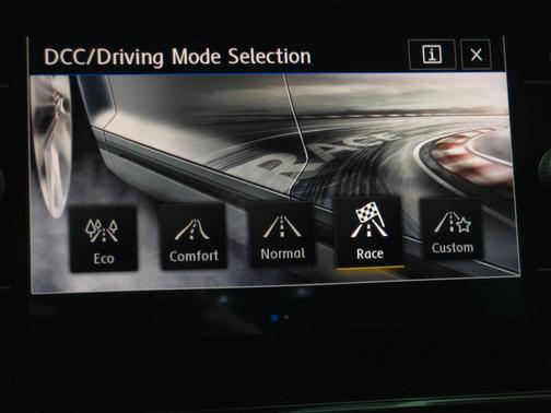 2018 Volkswagen Golf R 4-Door w/DCC & Navigation