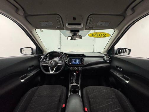 Boulder Gray Pearl 2024 Nissan Kicks SV