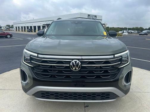 2024 Volkswagen Atlas 2.0T SE w/Technology 4MOTION