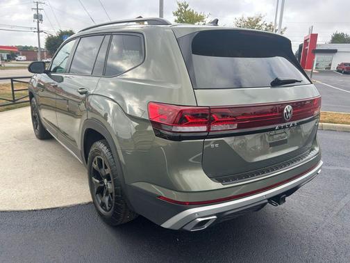 2024 Volkswagen Atlas 2.0T SE w/Technology 4MOTION