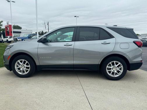 Sterling Gray Metallic 2024 Chevrolet Equinox LS