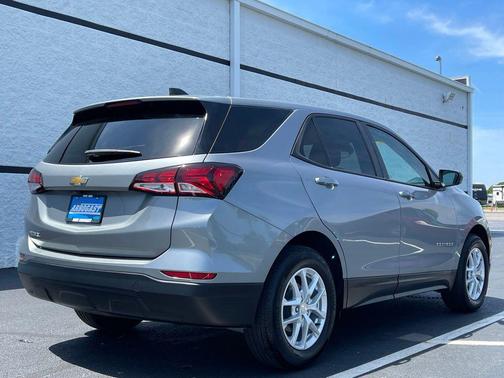 Sterling Gray Metallic 2024 Chevrolet Equinox LS