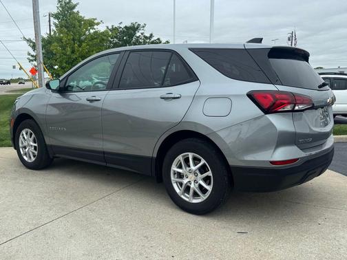 Sterling Gray Metallic 2024 Chevrolet Equinox LS