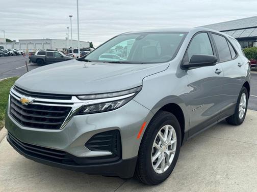 Sterling Gray Metallic 2024 Chevrolet Equinox LS