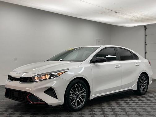 Snow White Pearl 2023 Kia Forte GT-Line