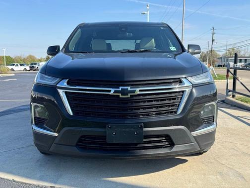 Mosaic Black Metallic 2023 Chevrolet Traverse LS