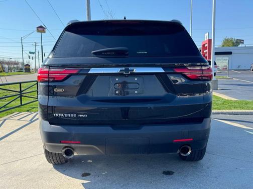 Mosaic Black Metallic 2023 Chevrolet Traverse LS