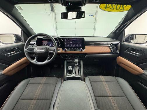 Sterling Metallic 2024 GMC Canyon AT4