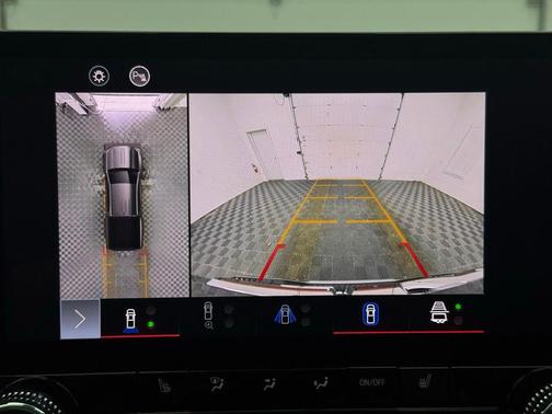 Sterling Metallic 2024 GMC Canyon AT4