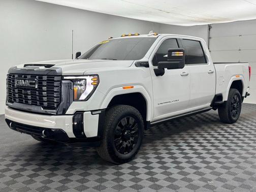 White Frost Tricoat 2024 GMC Sierra 2500 Denali Ultimate