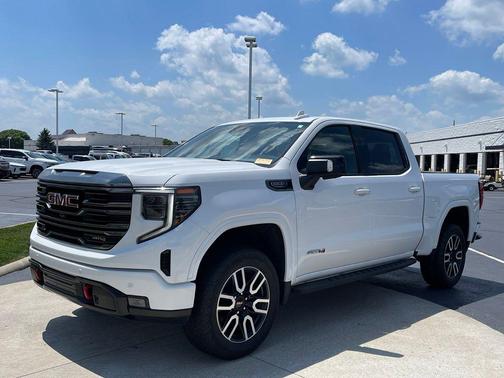 Summit White 2024 GMC Sierra 1500 AT4