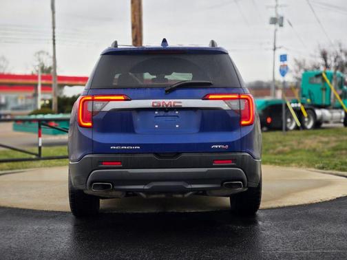 2023 GMC Acadia AWD AT4