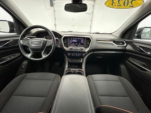 2023 GMC Acadia AWD AT4