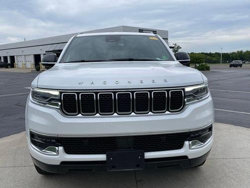Bright White Clearcoat 2023 Jeep Wagoneer Series I 4x4