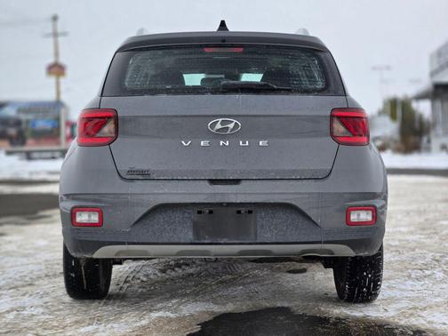 2022 Hyundai VENUE SEL