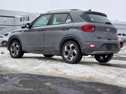 2022 Hyundai VENUE SEL