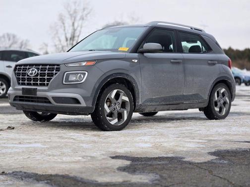 2022 Hyundai VENUE SEL