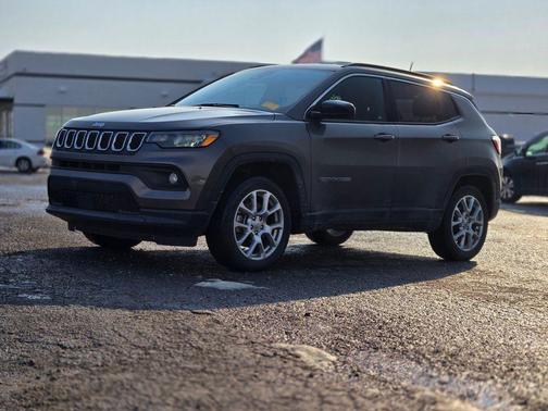 2023 Jeep Compass Latitude Lux