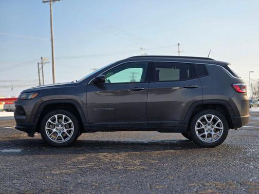 2023 Jeep Compass Latitude Lux