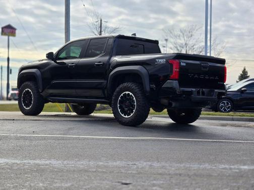 2024 Toyota Tacoma Hybrid TRD Off Road