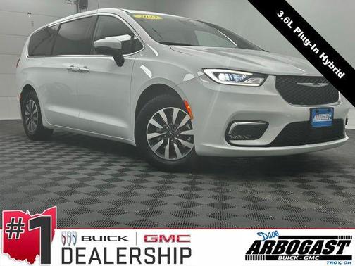 2023 Chrysler Pacifica Hybrid Touring L