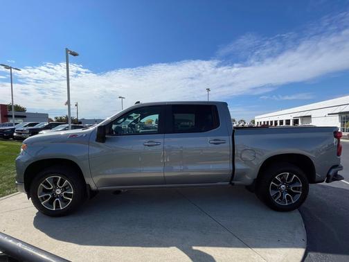 Sterling Gray Metallic 2024 Chevrolet Silverado 1500 RST