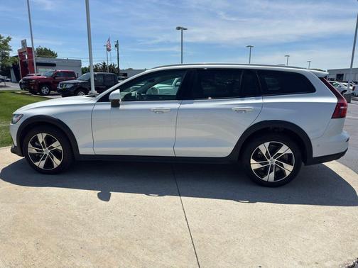 Crystal White Pearl 2025 Volvo V60 Cross Country Plus, B5 AWD Gas (mild hybrid)