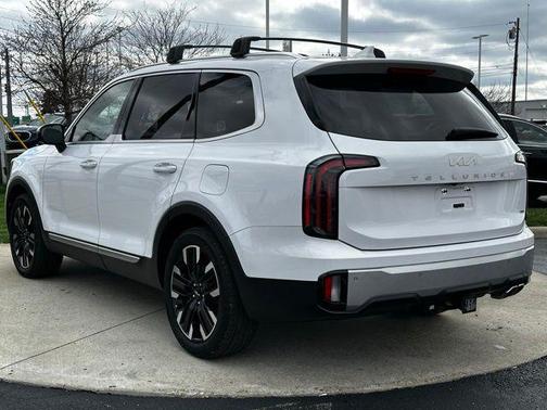 Glacial White Pearl 2024 Kia Telluride SX