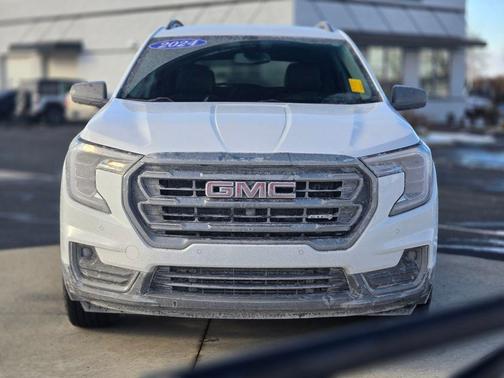 2024 GMC Terrain AWD AT4
