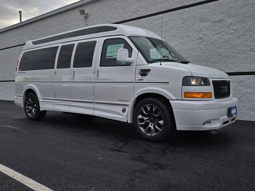 2025 GMC Savana 2500 Work Van