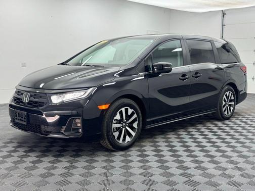 Crystal Black Pearl 2025 Honda Odyssey EX-L