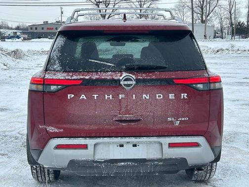 2025 Nissan Pathfinder SL 4WD