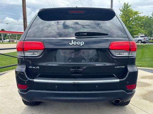 Brilliant Black Crystal Pearlcoat 2015 Jeep Grand Cherokee Limited
